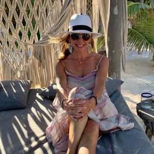 Meet your Posher, Leslie